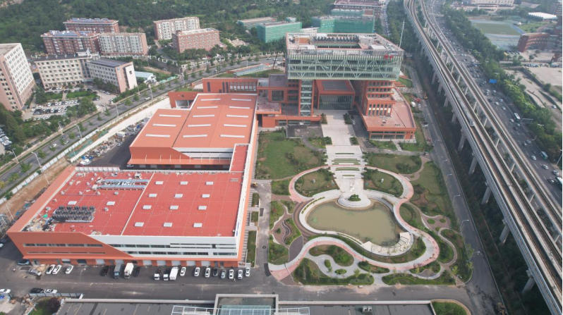 一汽解放青島基地研發(fā)能力提升項目（山東省工程質(zhì)量管理標(biāo)準(zhǔn)化示范工程、中國施工企業(yè)管理協(xié)會綠色建造項目）